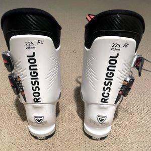 Kids white Rossignol Hero J4 ski boots. Size 22.5 (foot length 225 mm).